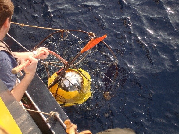 GeoSyn ocean-bottom seismic station retrieval